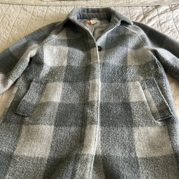 H&M Gray and White Plaid Coat - Picture 2 of 9